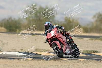 media/Nov-16-2025-Race Pace (Sun) [[8c5fa54630]]/Verified Riders/2-Turn 7 (945am)/